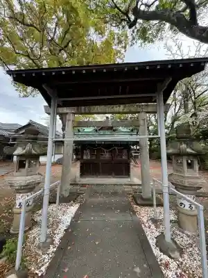 八幡社（児子八幡社）の{uncategorized: "未分類", other: "その他", undefined: "問題あり", building: "その他建物", grave: "お墓", sacred_gate: "鳥居", guardian: "狛犬", statue: "像", buddha: "仏像", history: "歴史", nature: "自然", garden: "庭園", animal: "動物", pagoda: "塔", temizu: "手水舎", mountain_gate: "山門・神門", sanctuary: "本殿・本堂", subordinate: "末社・摂社", art: "芸術", scenery: "景色", jizo: "地蔵", ema: "絵馬", goshuin: "御朱印", omikuji: "おみくじ", items: "授与品その他", amulet: "お守り", goshuincho: "御朱印帳", eats: "食事", festival: "お祭り", votive_dance: "神楽", shichigosan: "七五三参", wedding: "結婚式", experience: "体験その他", initially: "初詣", around: "周辺", anti_infection: "感染症対策"}