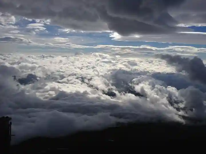 富士山頂上浅間大社奥宮の自然