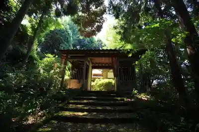 巖倉寺の山門・神門