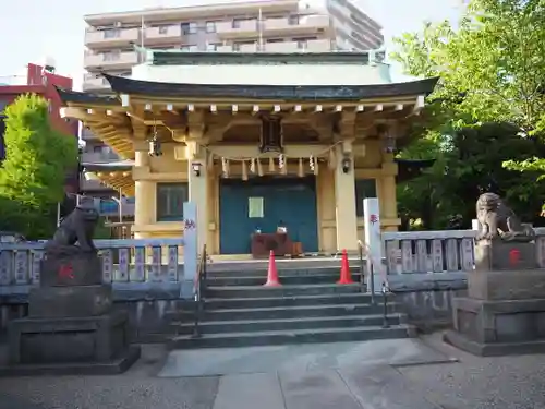 白髭神社の本殿・本堂