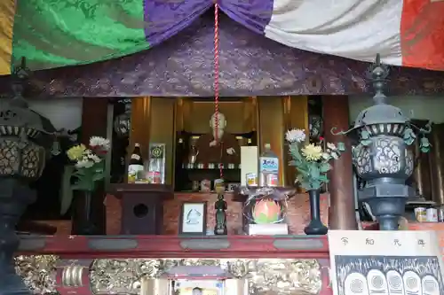 誕生堂の本殿・本堂