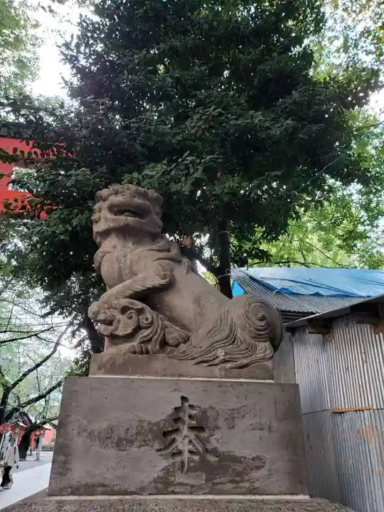 花園神社の狛犬