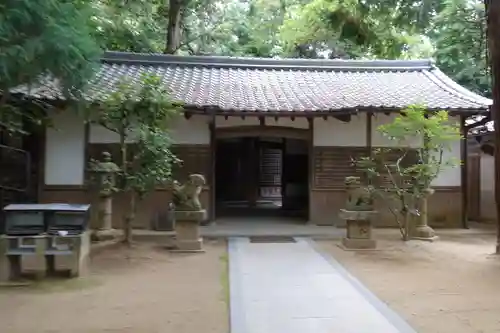 三輪神社の本殿