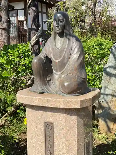 芳林寺の像