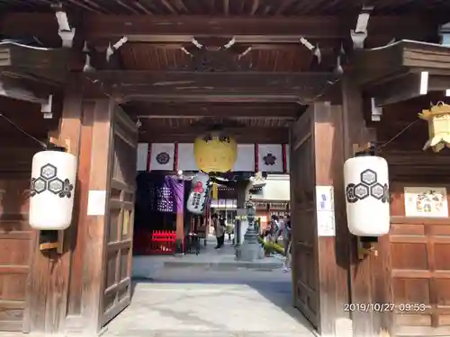 櫛田神社の山門