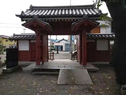 永心寺の山門