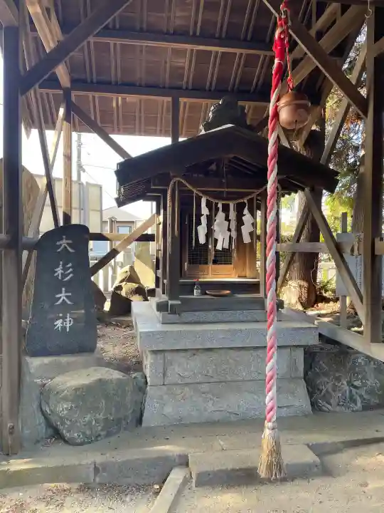 白髭神社の{uncategorized: "未分類", other: "その他", undefined: "問題あり", building: "その他建物", grave: "お墓", sacred_gate: "鳥居", guardian: "狛犬", statue: "像", buddha: "仏像", history: "歴史", nature: "自然", garden: "庭園", animal: "動物", pagoda: "塔", temizu: "手水舎", mountain_gate: "山門・神門", sanctuary: "本殿・本堂", subordinate: "末社・摂社", art: "芸術", scenery: "景色", jizo: "地蔵", ema: "絵馬", goshuin: "御朱印", omikuji: "おみくじ", items: "授与品その他", amulet: "お守り", goshuincho: "御朱印帳", eats: "食事", festival: "お祭り", votive_dance: "神楽", shichigosan: "七五三参", wedding: "結婚式", experience: "体験その他", initially: "初詣", around: "周辺", anti_infection: "感染症対策"}