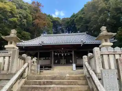 賀茂神社の{uncategorized: "未分類", other: "その他", undefined: "問題あり", building: "その他建物", grave: "お墓", sacred_gate: "鳥居", guardian: "狛犬", statue: "像", buddha: "仏像", history: "歴史", nature: "自然", garden: "庭園", animal: "動物", pagoda: "塔", temizu: "手水舎", mountain_gate: "山門・神門", sanctuary: "本殿・本堂", subordinate: "末社・摂社", art: "芸術", scenery: "景色", jizo: "地蔵", ema: "絵馬", goshuin: "御朱印", omikuji: "おみくじ", items: "授与品その他", amulet: "お守り", goshuincho: "御朱印帳", eats: "食事", festival: "お祭り", votive_dance: "神楽", shichigosan: "七五三参", wedding: "結婚式", experience: "体験その他", initially: "初詣", around: "周辺", anti_infection: "感染症対策"}