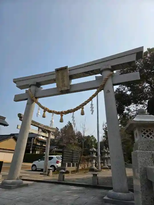 賀茂神社の{uncategorized: "未分類", other: "その他", undefined: "問題あり", building: "その他建物", grave: "お墓", sacred_gate: "鳥居", guardian: "狛犬", statue: "像", buddha: "仏像", history: "歴史", nature: "自然", garden: "庭園", animal: "動物", pagoda: "塔", temizu: "手水舎", mountain_gate: "山門・神門", sanctuary: "本殿・本堂", subordinate: "末社・摂社", art: "芸術", scenery: "景色", jizo: "地蔵", ema: "絵馬", goshuin: "御朱印", omikuji: "おみくじ", items: "授与品その他", amulet: "お守り", goshuincho: "御朱印帳", eats: "食事", festival: "お祭り", votive_dance: "神楽", shichigosan: "七五三参", wedding: "結婚式", experience: "体験その他", initially: "初詣", around: "周辺", anti_infection: "感染症対策"}