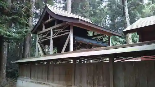 諏訪神社の本殿