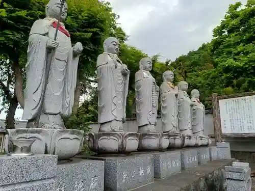 医王寺の地蔵