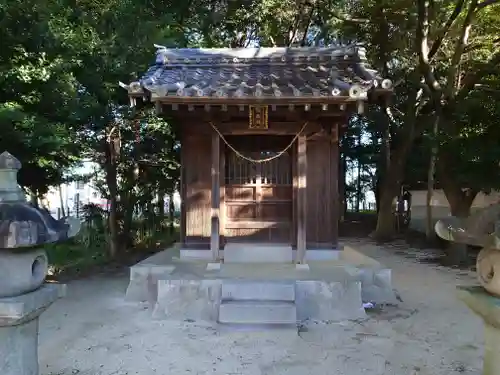 神明社・小河天神社合殿の末社・摂社