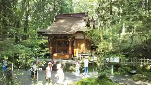 胎内神社の本殿