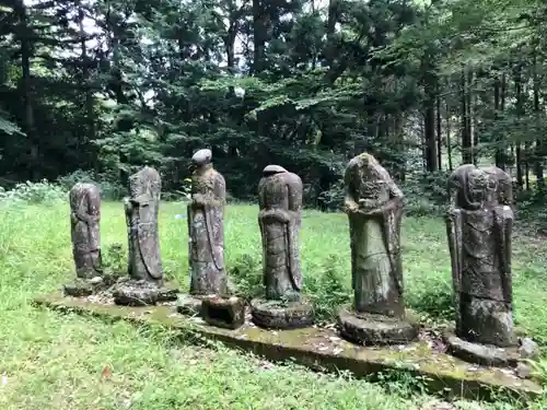 浄発願寺 奥の院跡の像