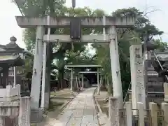 六生社の鳥居