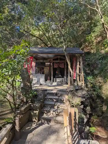 明王院（満願寺別院）の末社・摂社