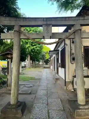 白幡神社の{uncategorized: "未分類", other: "その他", undefined: "問題あり", building: "その他建物", grave: "お墓", sacred_gate: "鳥居", guardian: "狛犬", statue: "像", buddha: "仏像", history: "歴史", nature: "自然", garden: "庭園", animal: "動物", pagoda: "塔", temizu: "手水舎", mountain_gate: "山門・神門", sanctuary: "本殿・本堂", subordinate: "末社・摂社", art: "芸術", scenery: "景色", jizo: "地蔵", ema: "絵馬", goshuin: "御朱印", omikuji: "おみくじ", items: "授与品その他", amulet: "お守り", goshuincho: "御朱印帳", eats: "食事", festival: "お祭り", votive_dance: "神楽", shichigosan: "七五三参", wedding: "結婚式", experience: "体験その他", initially: "初詣", around: "周辺", anti_infection: "感染症対策"}