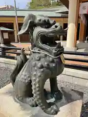 三重縣護國神社の狛犬