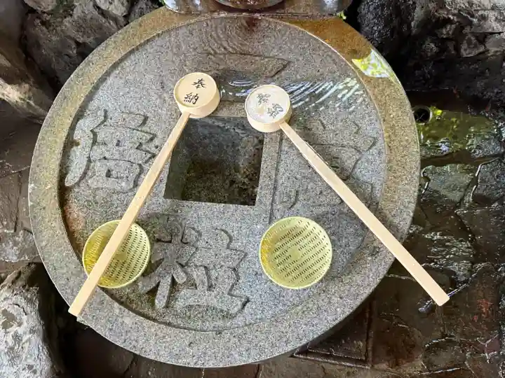 品川神社の{uncategorized: "未分類", other: "その他", undefined: "問題あり", building: "その他建物", grave: "お墓", sacred_gate: "鳥居", guardian: "狛犬", statue: "像", buddha: "仏像", history: "歴史", nature: "自然", garden: "庭園", animal: "動物", pagoda: "塔", temizu: "手水舎", mountain_gate: "山門・神門", sanctuary: "本殿・本堂", subordinate: "末社・摂社", art: "芸術", scenery: "景色", jizo: "地蔵", ema: "絵馬", goshuin: "御朱印", omikuji: "おみくじ", items: "授与品その他", amulet: "お守り", goshuincho: "御朱印帳", eats: "食事", festival: "お祭り", votive_dance: "神楽", shichigosan: "七五三参", wedding: "結婚式", experience: "体験その他", initially: "初詣", around: "周辺", anti_infection: "感染症対策"}