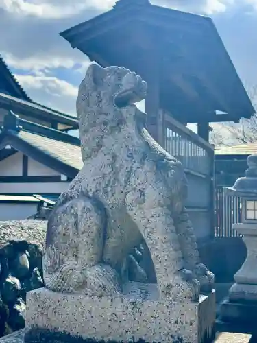 車折神社の{uncategorized: "未分類", other: "その他", undefined: "問題あり", building: "その他建物", grave: "お墓", sacred_gate: "鳥居", guardian: "狛犬", statue: "像", buddha: "仏像", history: "歴史", nature: "自然", garden: "庭園", animal: "動物", pagoda: "塔", temizu: "手水舎", mountain_gate: "山門・神門", sanctuary: "本殿・本堂", subordinate: "末社・摂社", art: "芸術", scenery: "景色", jizo: "地蔵", ema: "絵馬", goshuin: "御朱印", omikuji: "おみくじ", items: "授与品その他", amulet: "お守り", goshuincho: "御朱印帳", eats: "食事", festival: "お祭り", votive_dance: "神楽", shichigosan: "七五三参", wedding: "結婚式", experience: "体験その他", initially: "初詣", around: "周辺", anti_infection: "感染症対策"}