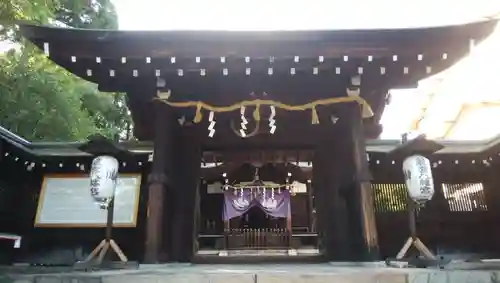 離宮八幡宮の山門・神門