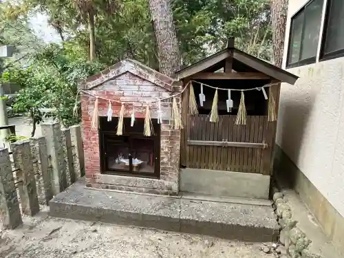 高山神社の{uncategorized: "未分類", other: "その他", undefined: "問題あり", building: "その他建物", grave: "お墓", sacred_gate: "鳥居", guardian: "狛犬", statue: "像", buddha: "仏像", history: "歴史", nature: "自然", garden: "庭園", animal: "動物", pagoda: "塔", temizu: "手水舎", mountain_gate: "山門・神門", sanctuary: "本殿・本堂", subordinate: "末社・摂社", art: "芸術", scenery: "景色", jizo: "地蔵", ema: "絵馬", goshuin: "御朱印", omikuji: "おみくじ", items: "授与品その他", amulet: "お守り", goshuincho: "御朱印帳", eats: "食事", festival: "お祭り", votive_dance: "神楽", shichigosan: "七五三参", wedding: "結婚式", experience: "体験その他", initially: "初詣", around: "周辺", anti_infection: "感染症対策"}