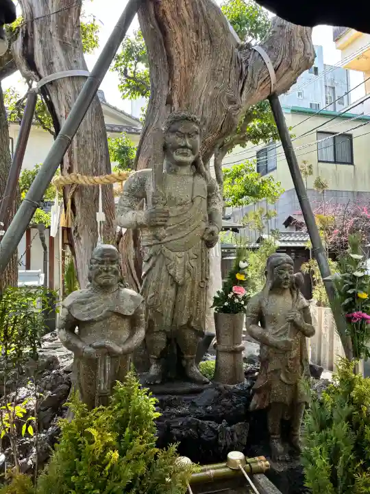 高津山 報恩院の{uncategorized: "未分類", other: "その他", undefined: "問題あり", building: "その他建物", grave: "お墓", sacred_gate: "鳥居", guardian: "狛犬", statue: "像", buddha: "仏像", history: "歴史", nature: "自然", garden: "庭園", animal: "動物", pagoda: "塔", temizu: "手水舎", mountain_gate: "山門・神門", sanctuary: "本殿・本堂", subordinate: "末社・摂社", art: "芸術", scenery: "景色", jizo: "地蔵", ema: "絵馬", goshuin: "御朱印", omikuji: "おみくじ", items: "授与品その他", amulet: "お守り", goshuincho: "御朱印帳", eats: "食事", festival: "お祭り", votive_dance: "神楽", shichigosan: "七五三参", wedding: "結婚式", experience: "体験その他", initially: "初詣", around: "周辺", anti_infection: "感染症対策"}