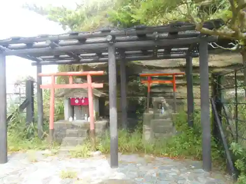 聖天神社（聖天上人像社）の末社・摂社