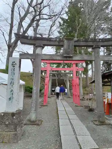 鶴ケ城稲荷神社の鳥居