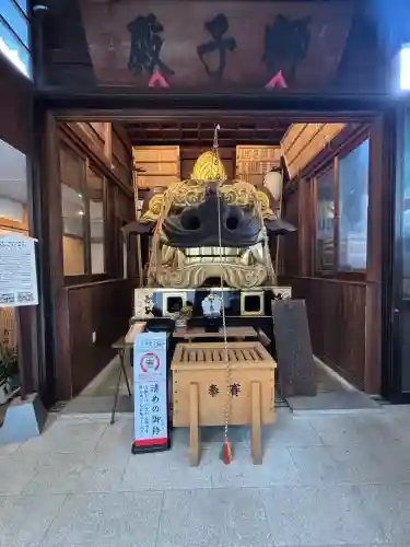 波除神社（波除稲荷神社）の{uncategorized: "未分類", other: "その他", undefined: "問題あり", building: "その他建物", grave: "お墓", sacred_gate: "鳥居", guardian: "狛犬", statue: "像", buddha: "仏像", history: "歴史", nature: "自然", garden: "庭園", animal: "動物", pagoda: "塔", temizu: "手水舎", mountain_gate: "山門・神門", sanctuary: "本殿・本堂", subordinate: "末社・摂社", art: "芸術", scenery: "景色", jizo: "地蔵", ema: "絵馬", goshuin: "御朱印", omikuji: "おみくじ", items: "授与品その他", amulet: "お守り", goshuincho: "御朱印帳", eats: "食事", festival: "お祭り", votive_dance: "神楽", shichigosan: "七五三参", wedding: "結婚式", experience: "体験その他", initially: "初詣", around: "周辺", anti_infection: "感染症対策"}