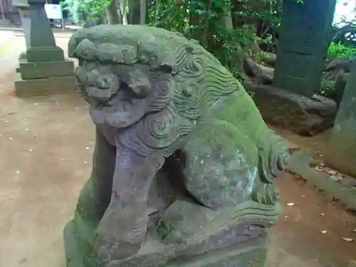 七百餘所神社 の狛犬