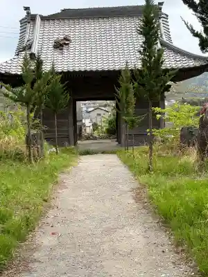 天寧寺の{uncategorized: "未分類", other: "その他", undefined: "問題あり", building: "その他建物", grave: "お墓", sacred_gate: "鳥居", guardian: "狛犬", statue: "像", buddha: "仏像", history: "歴史", nature: "自然", garden: "庭園", animal: "動物", pagoda: "塔", temizu: "手水舎", mountain_gate: "山門・神門", sanctuary: "本殿・本堂", subordinate: "末社・摂社", art: "芸術", scenery: "景色", jizo: "地蔵", ema: "絵馬", goshuin: "御朱印", omikuji: "おみくじ", items: "授与品その他", amulet: "お守り", goshuincho: "御朱印帳", eats: "食事", festival: "お祭り", votive_dance: "神楽", shichigosan: "七五三参", wedding: "結婚式", experience: "体験その他", initially: "初詣", around: "周辺", anti_infection: "感染症対策"}
