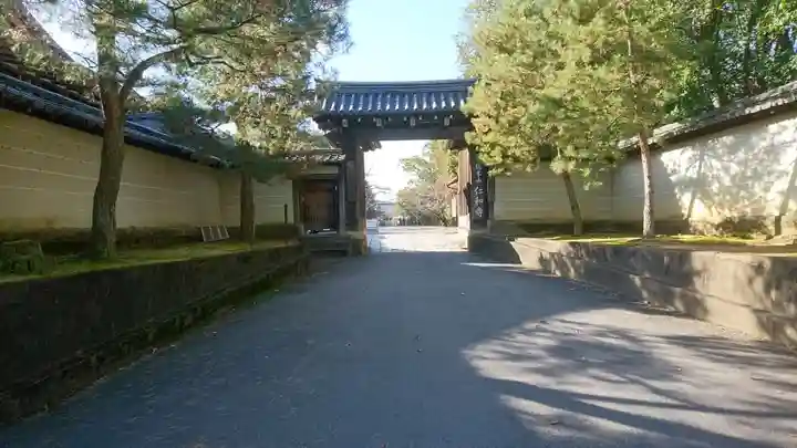 仁和寺の山門・神門