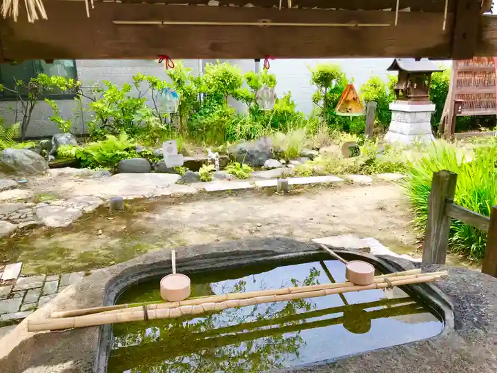 湊稲荷神社の手水舎