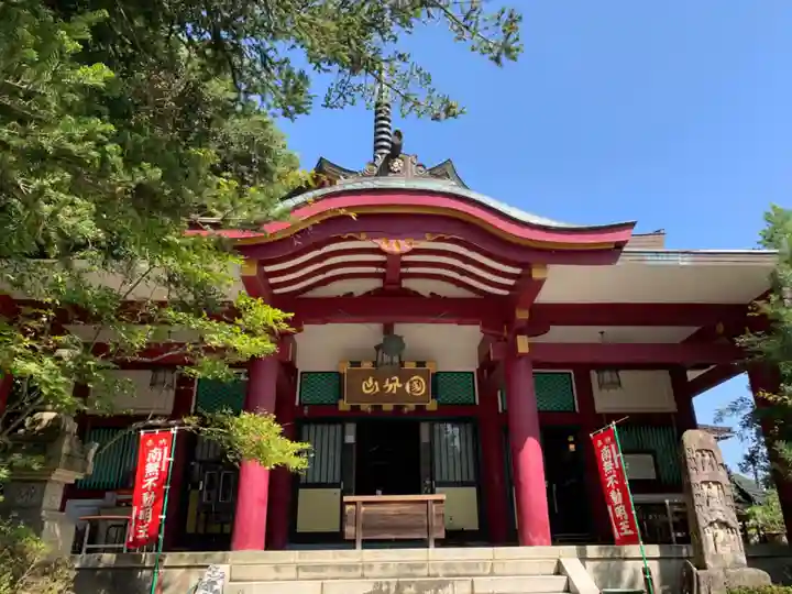 医王寺の本殿・本堂