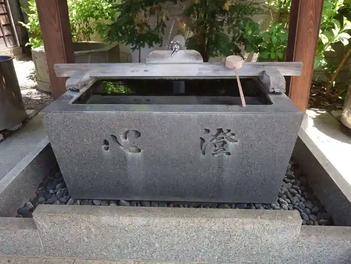 武井神社の手水舎