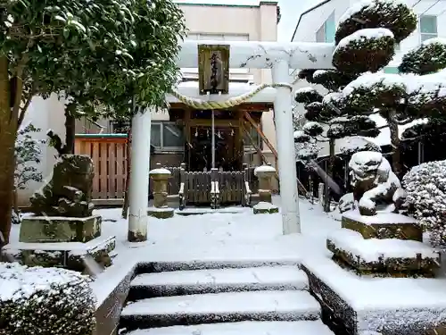 安積雷神社の鳥居