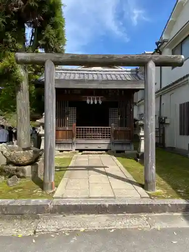 厳島神社の{uncategorized: "未分類", other: "その他", undefined: "問題あり", building: "その他建物", grave: "お墓", sacred_gate: "鳥居", guardian: "狛犬", statue: "像", buddha: "仏像", history: "歴史", nature: "自然", garden: "庭園", animal: "動物", pagoda: "塔", temizu: "手水舎", mountain_gate: "山門・神門", sanctuary: "本殿・本堂", subordinate: "末社・摂社", art: "芸術", scenery: "景色", jizo: "地蔵", ema: "絵馬", goshuin: "御朱印", omikuji: "おみくじ", items: "授与品その他", amulet: "お守り", goshuincho: "御朱印帳", eats: "食事", festival: "お祭り", votive_dance: "神楽", shichigosan: "七五三参", wedding: "結婚式", experience: "体験その他", initially: "初詣", around: "周辺", anti_infection: "感染症対策"}