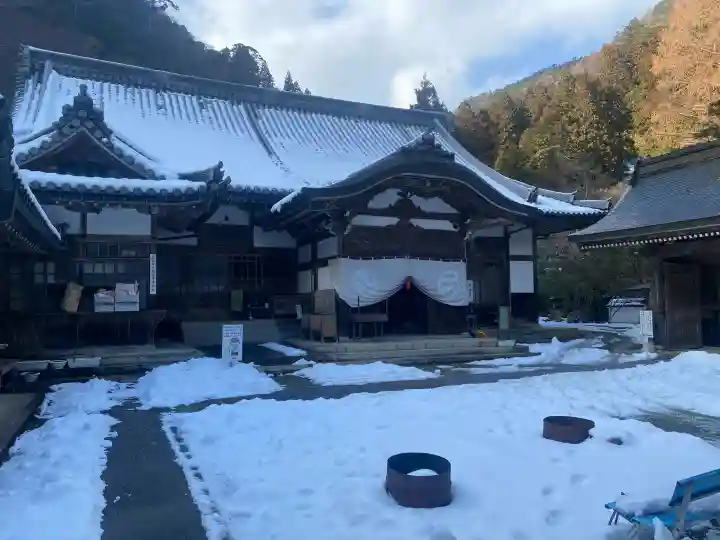 瑠璃寺の{uncategorized: "未分類", other: "その他", undefined: "問題あり", building: "その他建物", grave: "お墓", sacred_gate: "鳥居", guardian: "狛犬", statue: "像", buddha: "仏像", history: "歴史", nature: "自然", garden: "庭園", animal: "動物", pagoda: "塔", temizu: "手水舎", mountain_gate: "山門・神門", sanctuary: "本殿・本堂", subordinate: "末社・摂社", art: "芸術", scenery: "景色", jizo: "地蔵", ema: "絵馬", goshuin: "御朱印", omikuji: "おみくじ", items: "授与品その他", amulet: "お守り", goshuincho: "御朱印帳", eats: "食事", festival: "お祭り", votive_dance: "神楽", shichigosan: "七五三参", wedding: "結婚式", experience: "体験その他", initially: "初詣", around: "周辺", anti_infection: "感染症対策"}