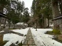 雄山神社中宮祈願殿(富山県)