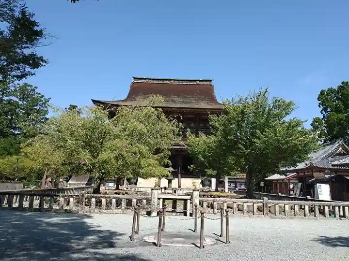 金峯山寺の本殿・本堂