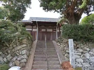 霊性寺の山門・神門