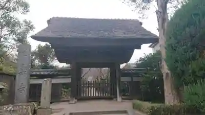 極楽寺（霊鷲山感應院極楽律寺）の山門・神門