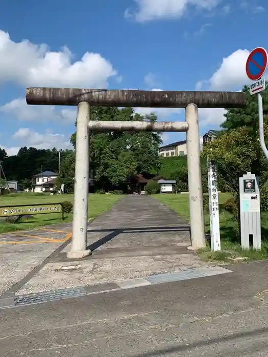 延寿寺観音堂の鳥居