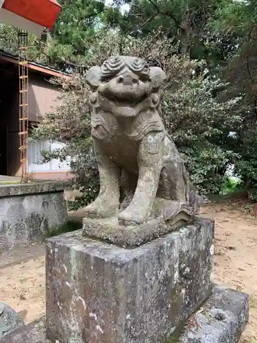 荻作神社の狛犬