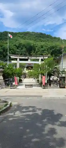 福島縣護國神社の{uncategorized: "未分類", other: "その他", undefined: "問題あり", building: "その他建物", grave: "お墓", sacred_gate: "鳥居", guardian: "狛犬", statue: "像", buddha: "仏像", history: "歴史", nature: "自然", garden: "庭園", animal: "動物", pagoda: "塔", temizu: "手水舎", mountain_gate: "山門・神門", sanctuary: "本殿・本堂", subordinate: "末社・摂社", art: "芸術", scenery: "景色", jizo: "地蔵", ema: "絵馬", goshuin: "御朱印", omikuji: "おみくじ", items: "授与品その他", amulet: "お守り", goshuincho: "御朱印帳", eats: "食事", festival: "お祭り", votive_dance: "神楽", shichigosan: "七五三参", wedding: "結婚式", experience: "体験その他", initially: "初詣", around: "周辺", anti_infection: "感染症対策"}