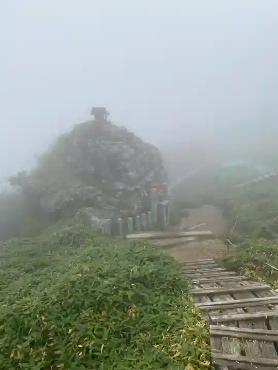 劔山本宮宝蔵石神社(徳島県)