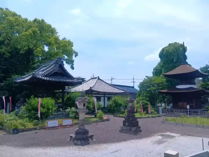 萬徳寺の{uncategorized: "未分類", other: "その他", undefined: "問題あり", building: "その他建物", grave: "お墓", sacred_gate: "鳥居", guardian: "狛犬", statue: "像", buddha: "仏像", history: "歴史", nature: "自然", garden: "庭園", animal: "動物", pagoda: "塔", temizu: "手水舎", mountain_gate: "山門・神門", sanctuary: "本殿・本堂", subordinate: "末社・摂社", art: "芸術", scenery: "景色", jizo: "地蔵", ema: "絵馬", goshuin: "御朱印", omikuji: "おみくじ", items: "授与品その他", amulet: "お守り", goshuincho: "御朱印帳", eats: "食事", festival: "お祭り", votive_dance: "神楽", shichigosan: "七五三参", wedding: "結婚式", experience: "体験その他", initially: "初詣", around: "周辺", anti_infection: "感染症対策"}