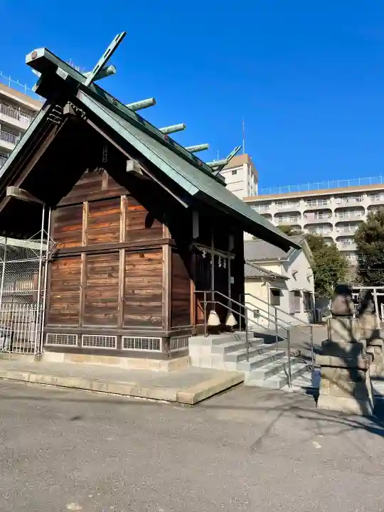 本一色天祖神社の{uncategorized: "未分類", other: "その他", undefined: "問題あり", building: "その他建物", grave: "お墓", sacred_gate: "鳥居", guardian: "狛犬", statue: "像", buddha: "仏像", history: "歴史", nature: "自然", garden: "庭園", animal: "動物", pagoda: "塔", temizu: "手水舎", mountain_gate: "山門・神門", sanctuary: "本殿・本堂", subordinate: "末社・摂社", art: "芸術", scenery: "景色", jizo: "地蔵", ema: "絵馬", goshuin: "御朱印", omikuji: "おみくじ", items: "授与品その他", amulet: "お守り", goshuincho: "御朱印帳", eats: "食事", festival: "お祭り", votive_dance: "神楽", shichigosan: "七五三参", wedding: "結婚式", experience: "体験その他", initially: "初詣", around: "周辺", anti_infection: "感染症対策"}