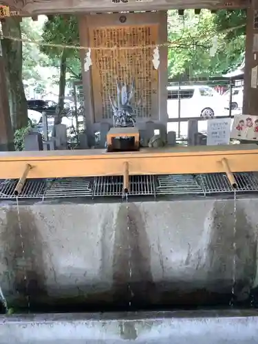 真清田神社の手水舎